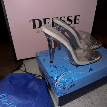 Bikini Fitness Posing Heels