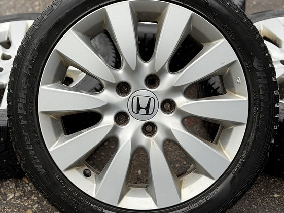 17" оригинальные диски Honda 5x114,3 + шипованные шины 225/45/17