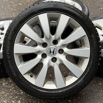 17" оригинальные диски Honda 5x114,3 + шипованные шины 225/45/17