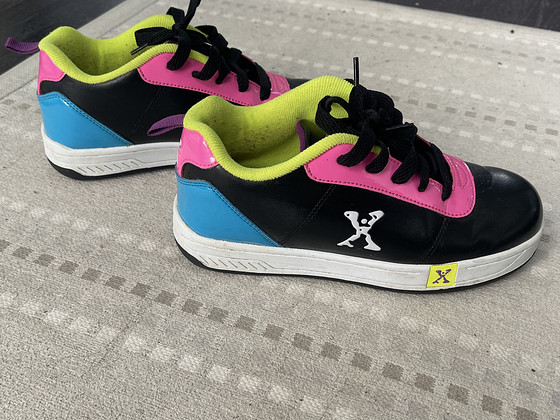 Кроссовки на колесиках детские Heelys