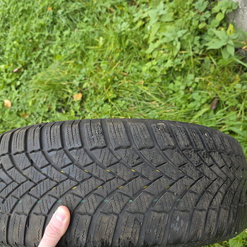 Зимние шины Bridgestone на штампованных дисках
