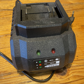 Makita 18V laadija