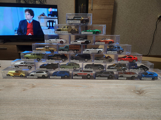 Модели Matchbox и Hot Wheels