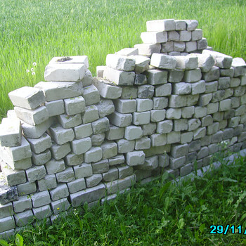 Кирпичи