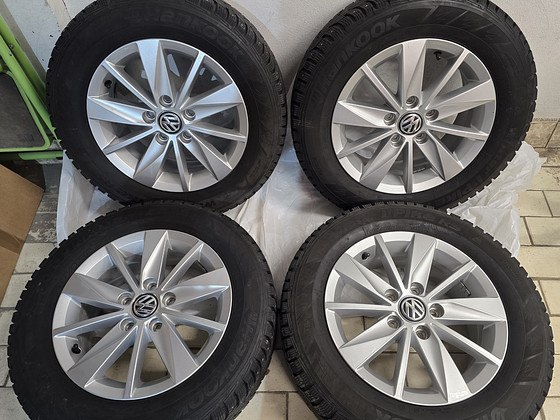 VW Golf 2013-2020 R15 veljed + naastrehvid
