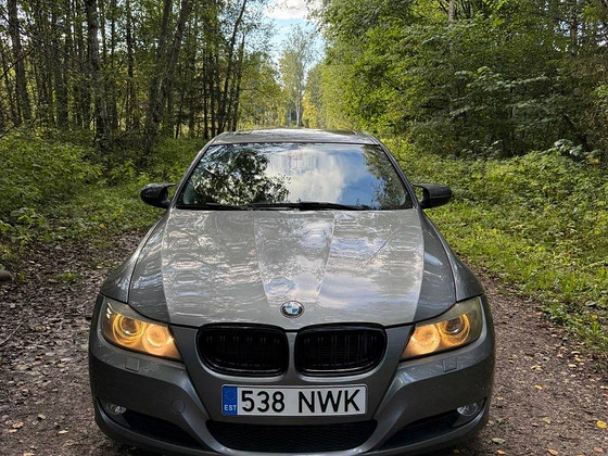 BMW 320xd 2011