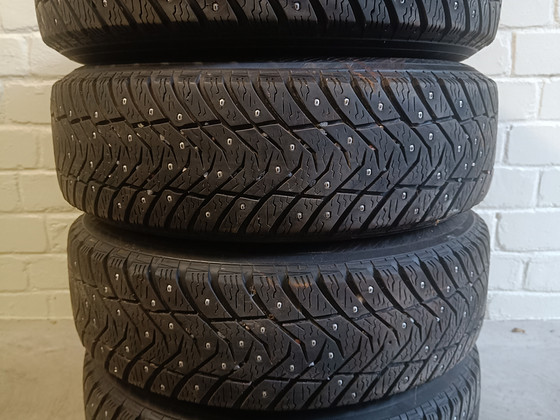 185/65 R15 Yokohama