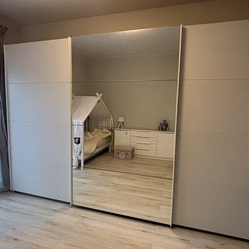 Lükandustega riidekapp