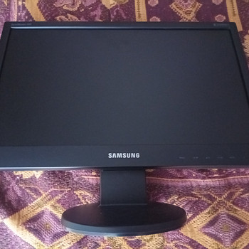 Müüakse klassikalist, vintage-stiilis Samsungi arvutimonitor