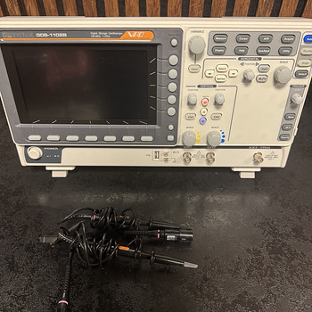 GW Instek GDS-1102B осциллограф 100 МГц + 2 измерительных щупа