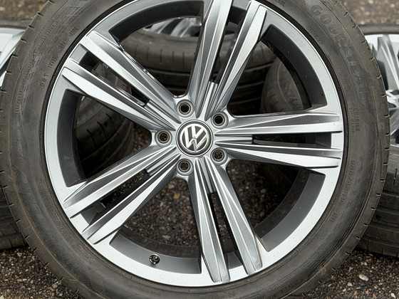 19" оригинальные диски Volkswagen 5x112 + летние шины 255/45/19