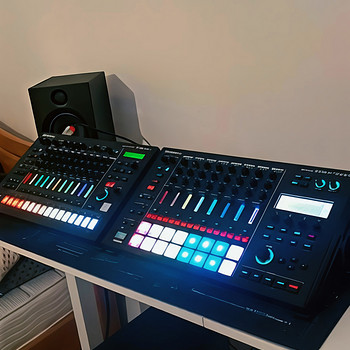 Продаются Roland MC-707 и TR8S