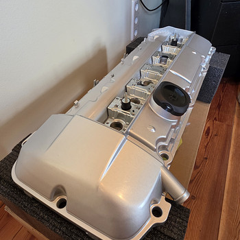 Aluminium valve cover for BMW E39 / E46 / E38 / E53 / Z3
