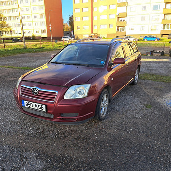 Продаётся Toyota Avensis 1.8 бензин
