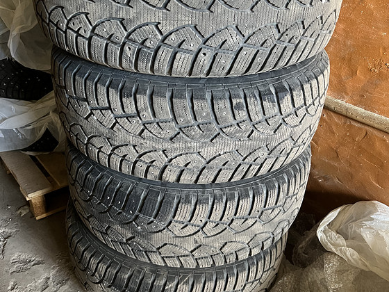4 зимние шины с дисками, размер 265/65 R17.