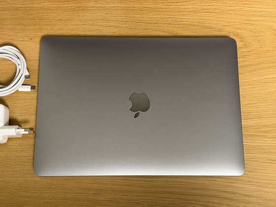 Apple Macbook Pro 13 M1 16/256GB Space Gray v heas korras!