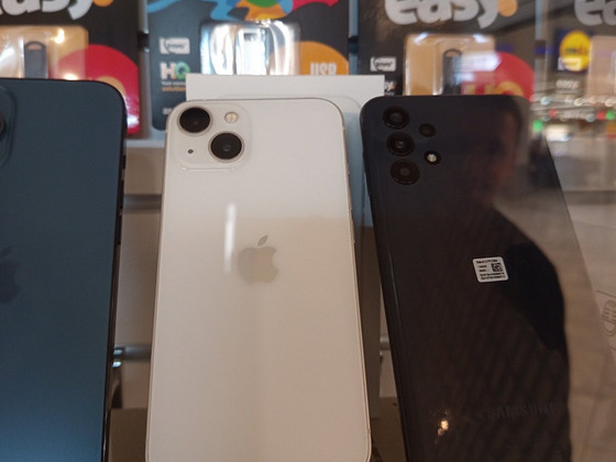 Apple iPhone 13