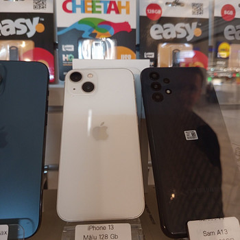 Apple iPhone 13