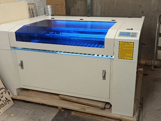 CO2 laser masin/ CO2 лазерный станок