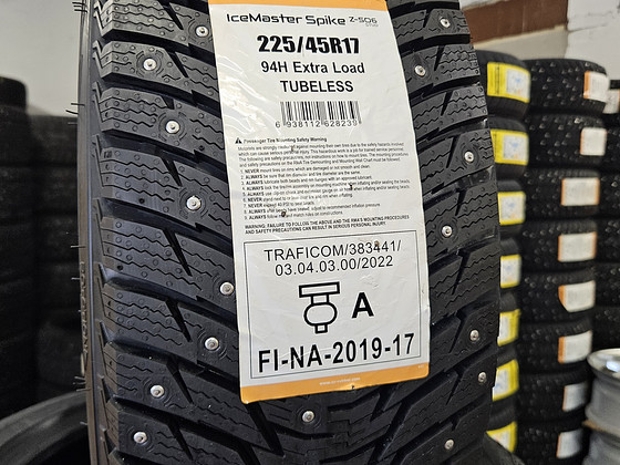 225 45 R 17 Trazano Ice Master Spike Z-506 ( НОВЫЕ )