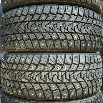R17 Minerva 205/50/17 - 8mm - 99% naelad - DOT23