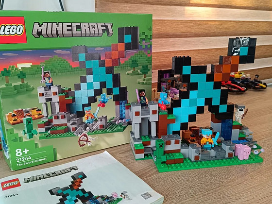 LEGO Minecraft 21244 Аванпост с мечом