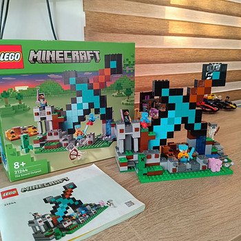 LEGO Minecraft 21244 Аванпост с мечом