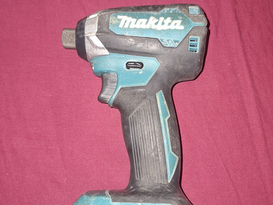 Akulöökkruvikeeraja Makita DTD153