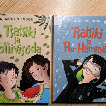 Предложите 2 книги из одной серии