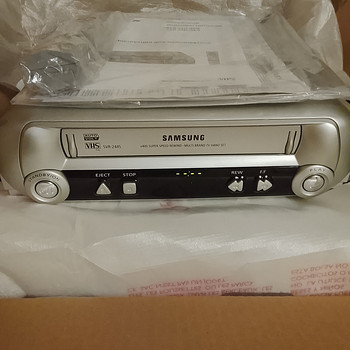 HARULDUS! Täiesti UUS VHS-videomakk Samsung SVR-244S