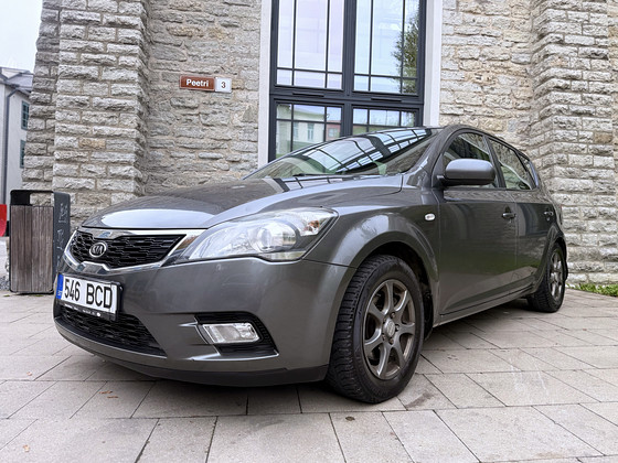 KIA CEED / БЕЗ РЖАВЧИНЫ / БЕЗ АВАРИЙ/ РЕГ ОПЛАЧЕН / ТО 10.27