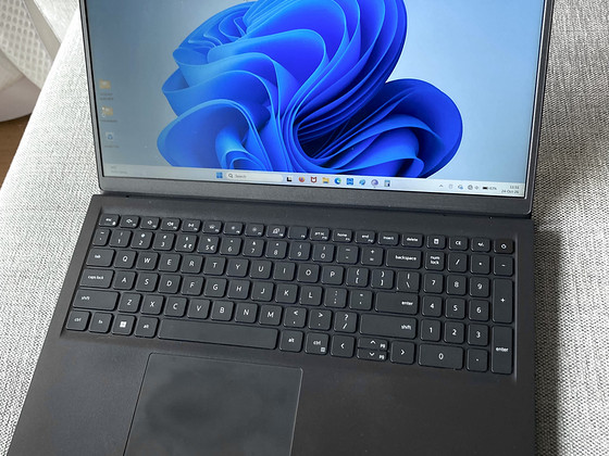 Dell Vostro 3525