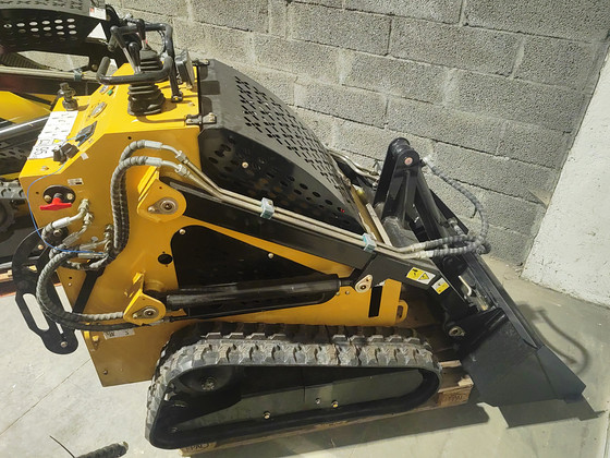 Мини-погрузчик T360