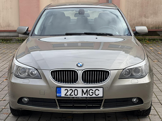 BMW 523I