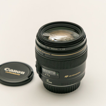 Canon EF 85mm f/1.8 USM