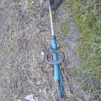 Аккумуляторный триммер Makita