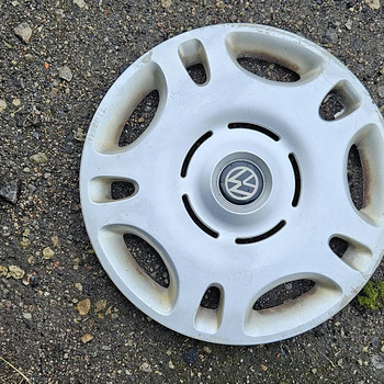 VW. 15" ilukilbid. Info piltidel