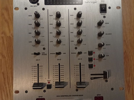 Behringer DX626