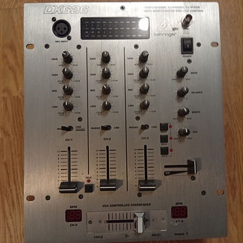 Behringer DX626