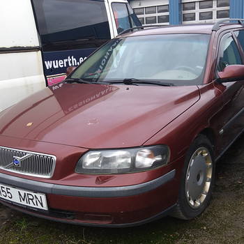 Volvo V70 2.4D manual 2002a - Varuosadeks / Tervikuna