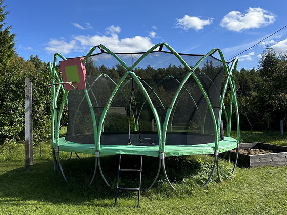 Батут Trampoline