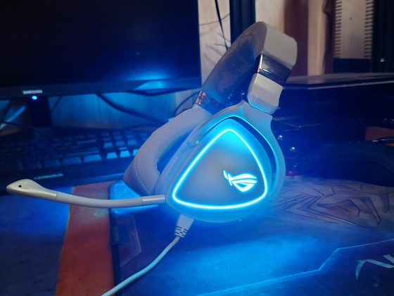 Игровые наушники Asus Delta