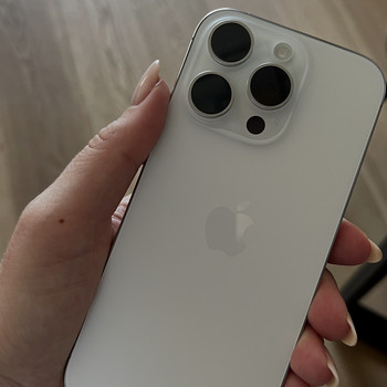 iPhone 16pro 256gb white