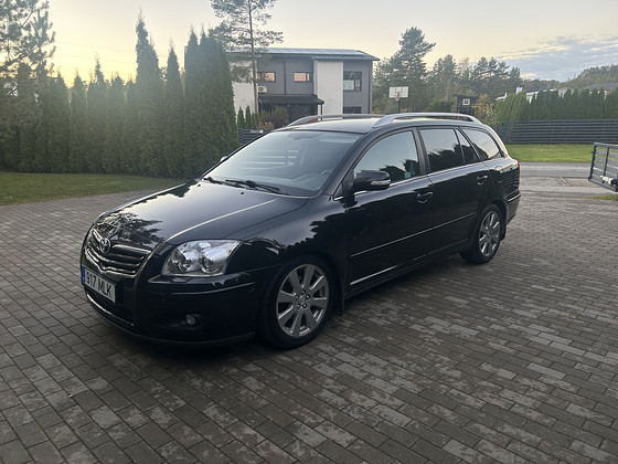 Toyota Avensis 2.0 108kW, 2008 a.