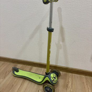Laste tõukeratas Globber Go Up Deluxe Lights, roheline