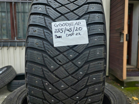 Шины R20 255 45 20 Goodyear Ultra Grip Arctic 2 - 9MM