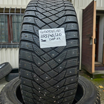 Шины R20 255 45 20 Goodyear Ultra Grip Arctic 2 - 9MM