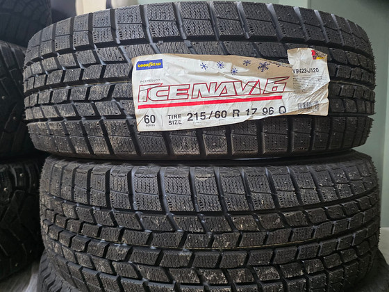 Шины R17 215 60 17 Goodyear 4 шт.