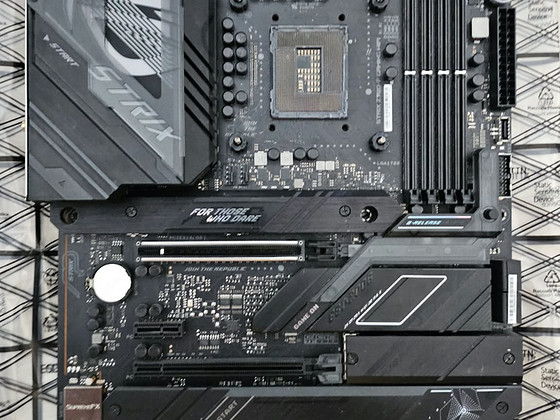 ASUS ROG Strix Z790-F Gaming WiFi – неисправная материнская плата