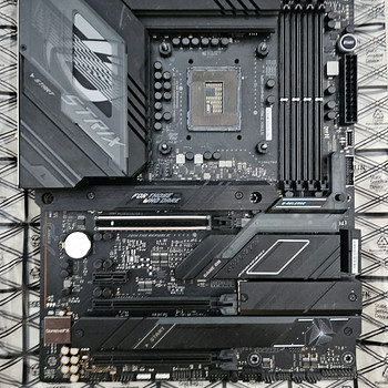 ASUS ROG Strix Z790-F Gaming WiFi – vigane emaplaat